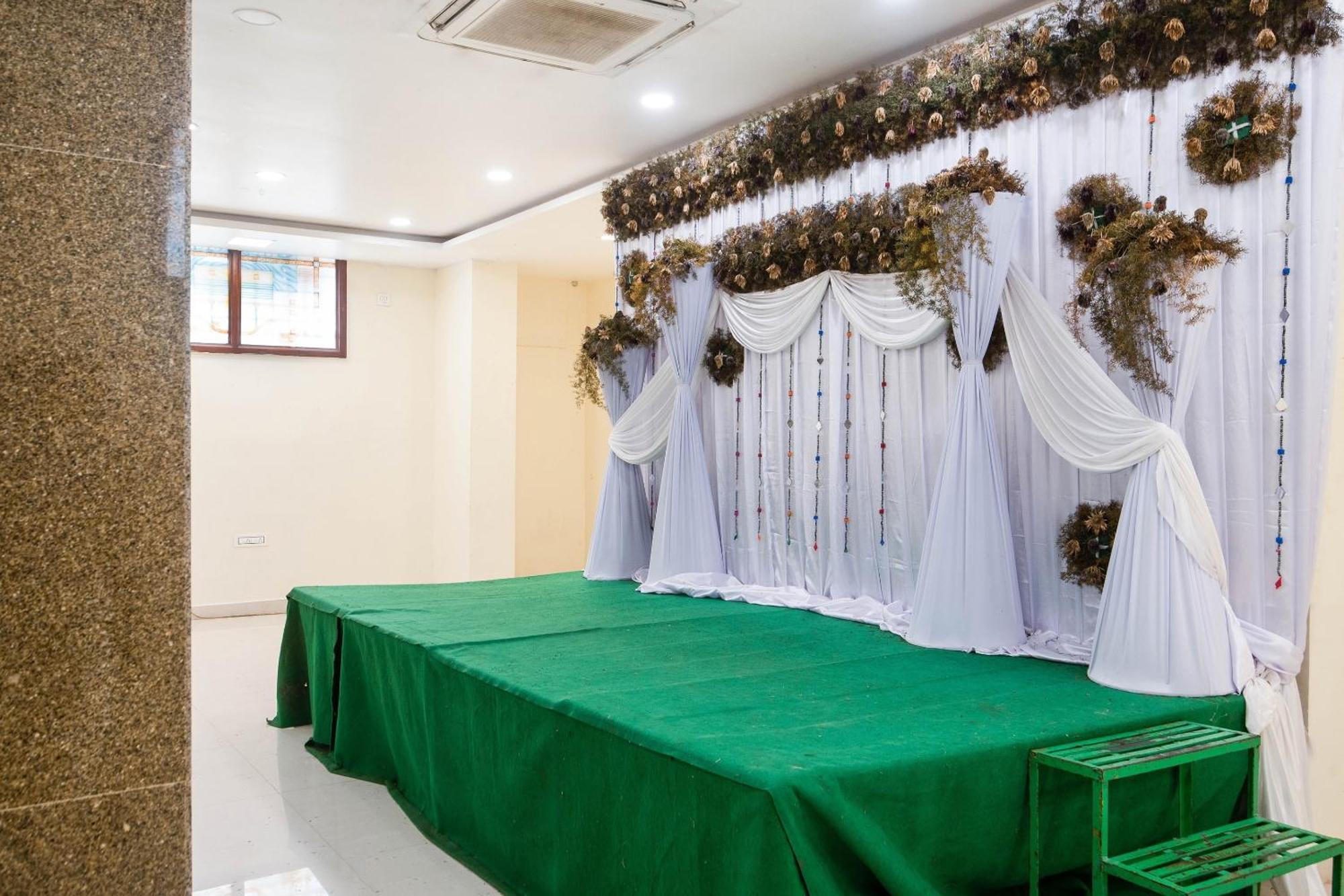Capital O Aditya Grand Guntūr المظهر الخارجي الصورة